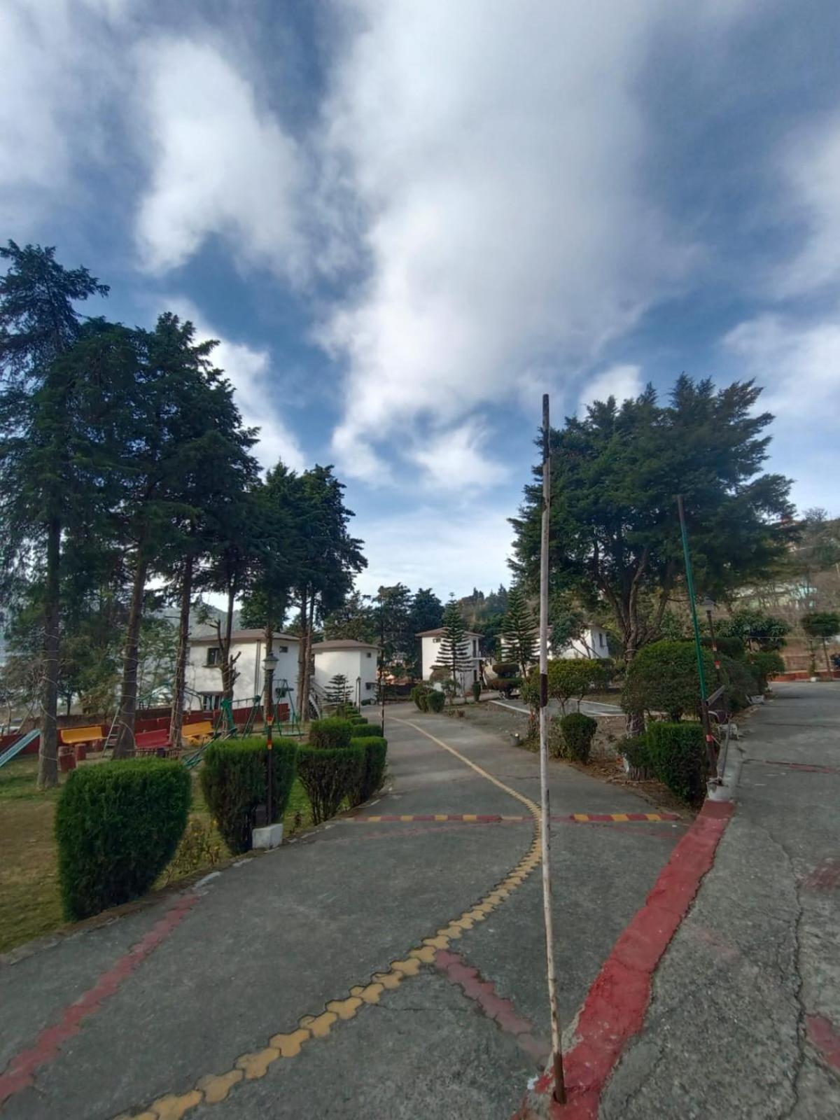 Shikha Resort Ewentbliz Bhīm Tāl Exterior foto